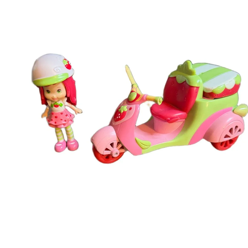 Strawberry Shortcake Doll and Delivery Scooter Trike Playset Pink Green Toy